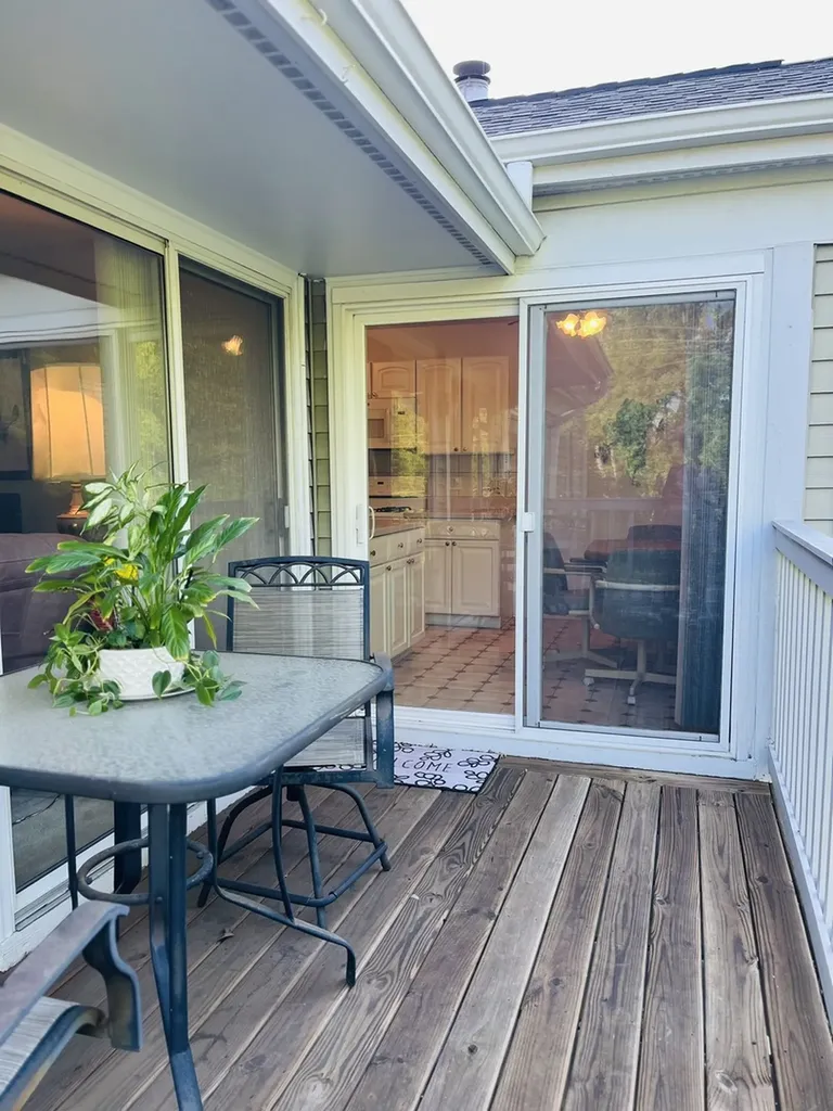 27 Exeter Court Naperville IL 60565