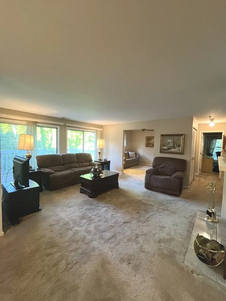 27 Exeter Court Naperville IL 60565