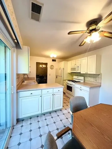 27 Exeter Court Naperville IL 60565