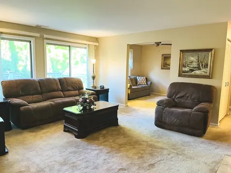 27 Exeter Court Naperville IL 60565