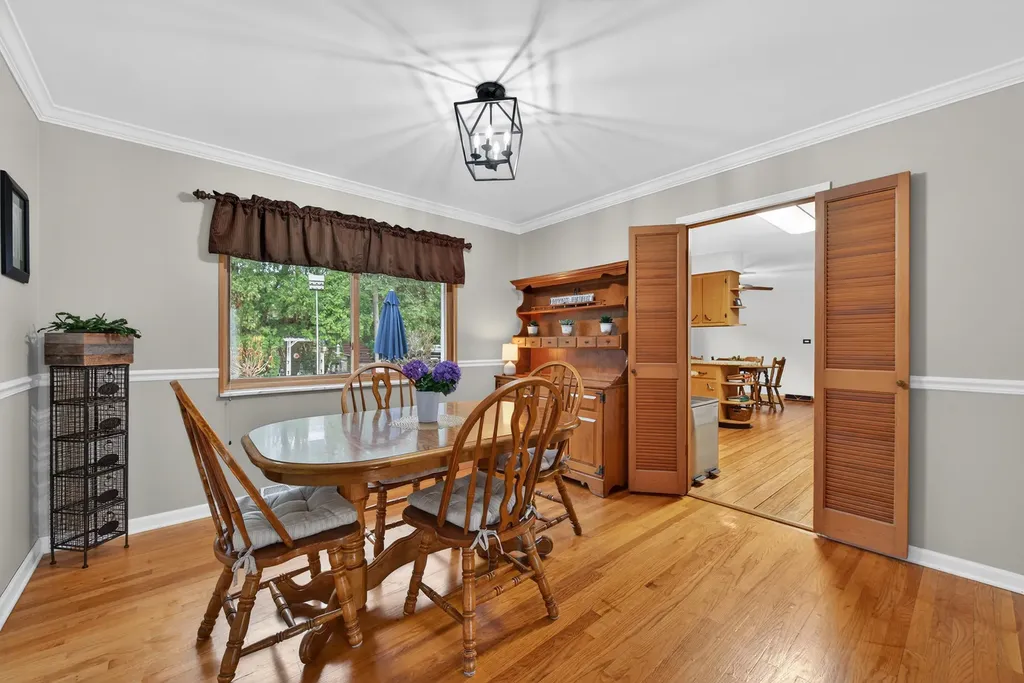 28W075 Aurora Avenue Naperville IL 60540