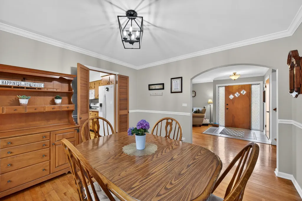 28W075 Aurora Avenue Naperville IL 60540