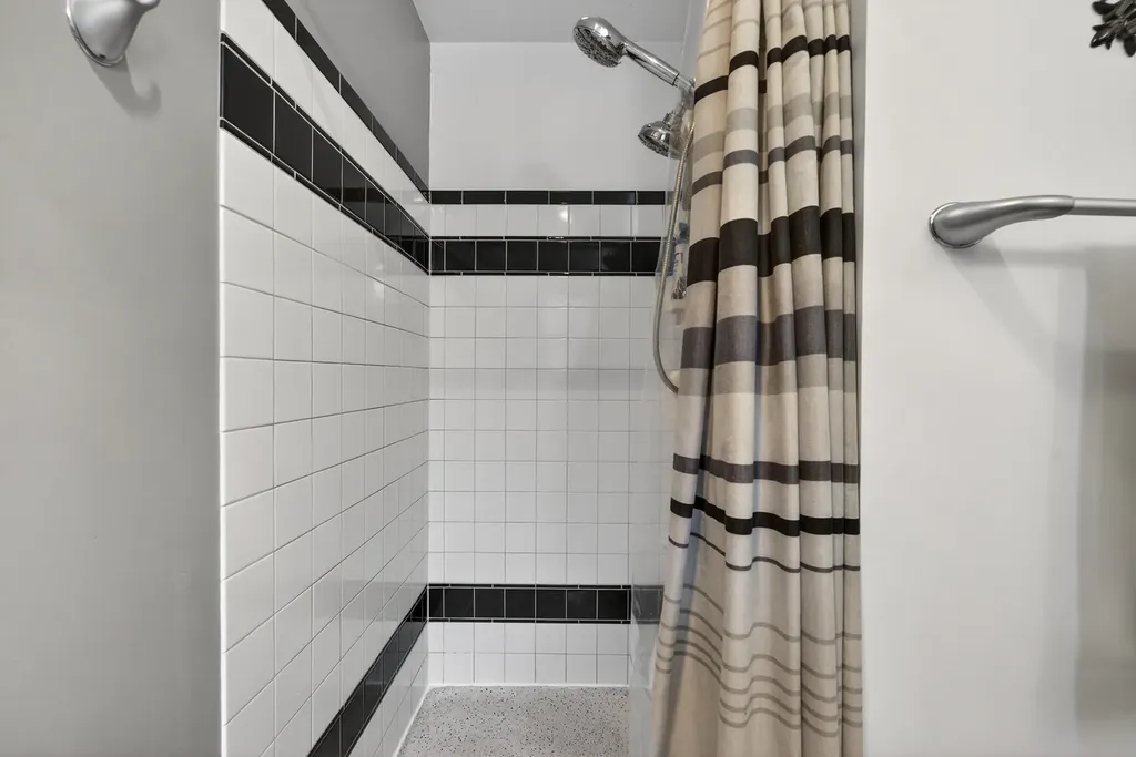 28W075 Aurora Avenue Naperville IL 60540