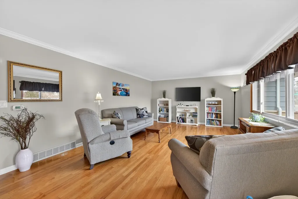 28W075 Aurora Avenue Naperville IL 60540
