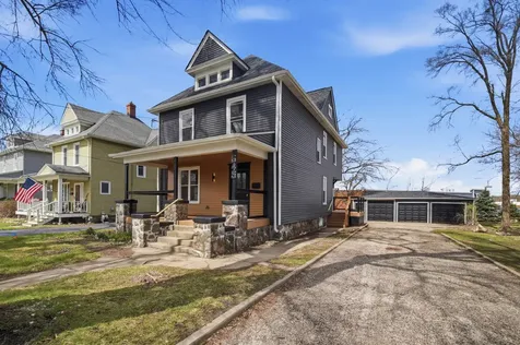 645 East Calhoun Street Woodstock IL 60098