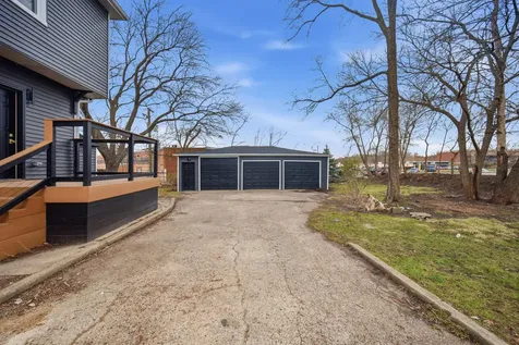 645 East Calhoun Street Woodstock IL 60098