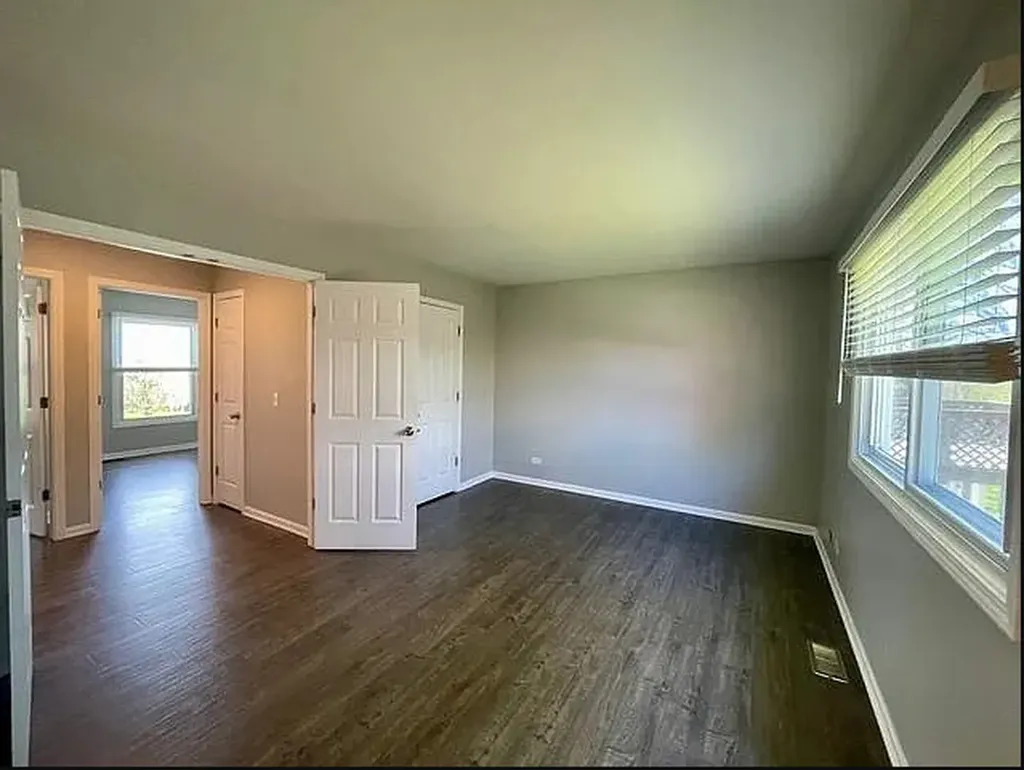 168 Farm Gate Lane Bolingbrook IL 60440