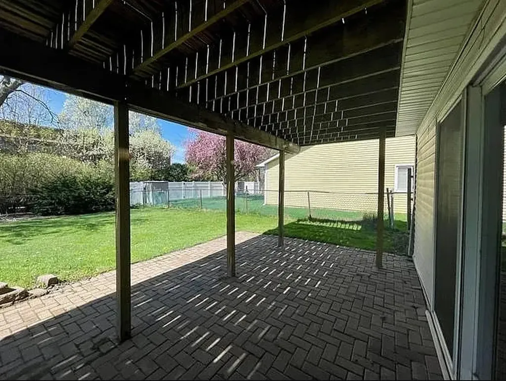 168 Farm Gate Lane Bolingbrook IL 60440
