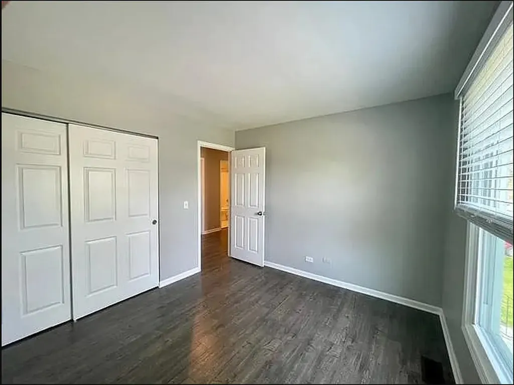 168 Farm Gate Lane Bolingbrook IL 60440