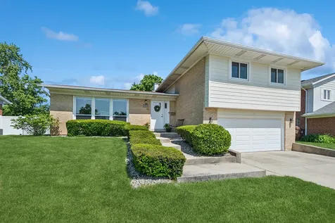 15321 Oak Road Oak Forest IL 60452