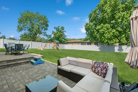 15321 Oak Road Oak Forest IL 60452