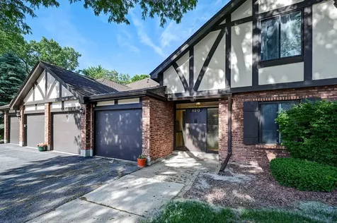 11212 Cottonwood Drive Palos Hills IL 60465