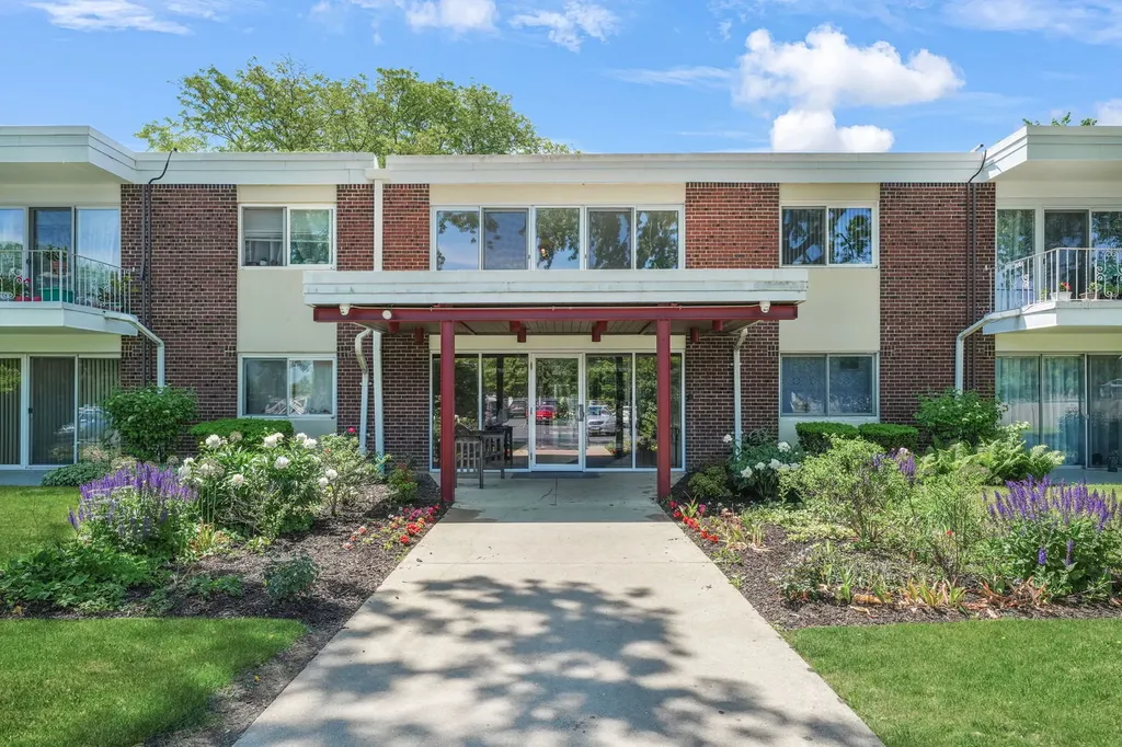 127 North Wolf Road Wheeling IL 60090
