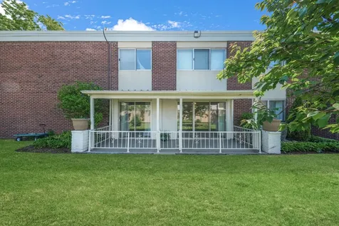 127 North Wolf Road Wheeling IL 60090