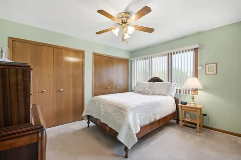 1223 Leinster Drive Lemont IL 60439