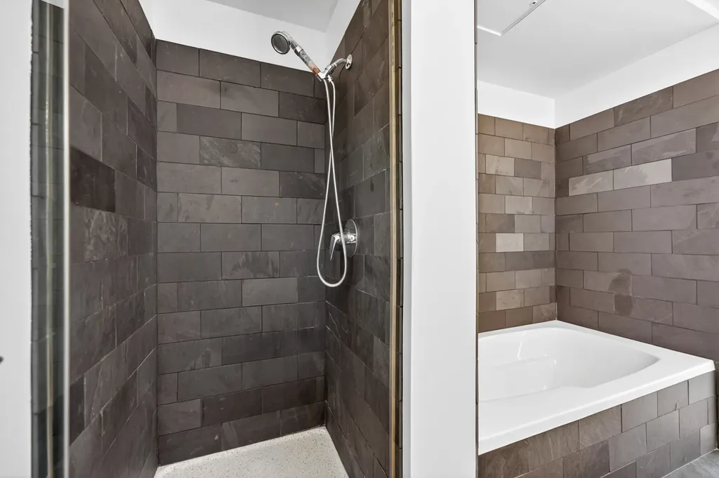 550 North St Clair Street Chicago IL 60611