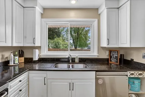 249 Hickory Lane Antioch IL 60002