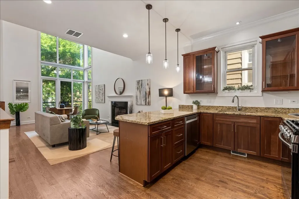 1525 North Wood Street Chicago IL 60622