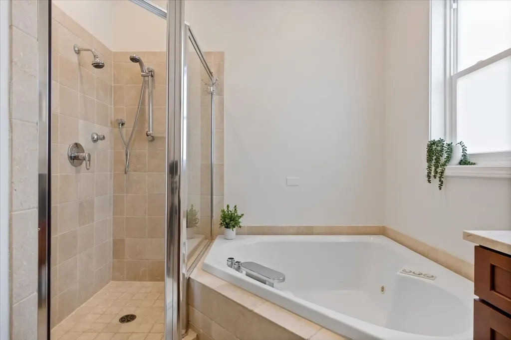 1525 North Wood Street Chicago IL 60622