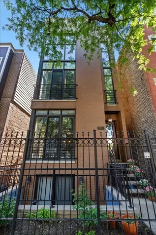 1525 North Wood Street Chicago IL 60622