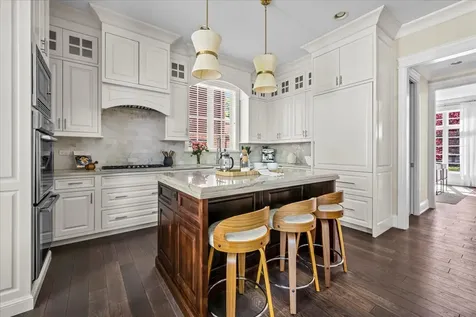 122 17TH Street Wilmette IL 60091