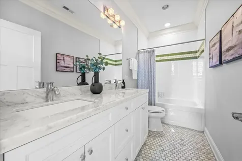 122 17TH Street Wilmette IL 60091