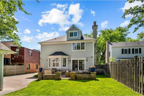 122 17TH Street Wilmette IL 60091