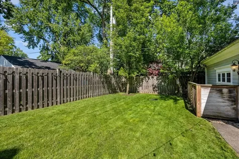 122 17TH Street Wilmette IL 60091