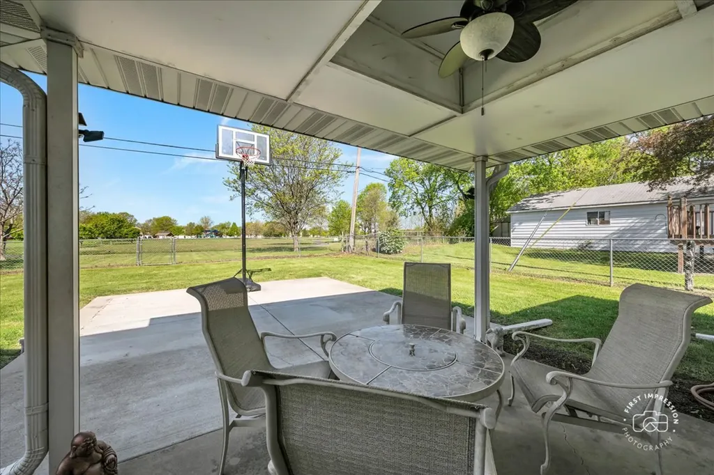 966 North Elmwood Drive Aurora IL 60506