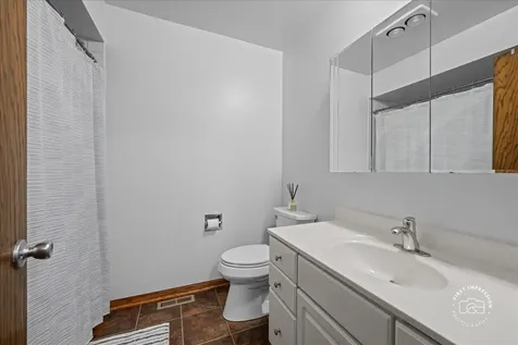 966 North Elmwood Drive Aurora IL 60506