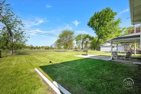 966 North Elmwood Drive Aurora IL 60506
