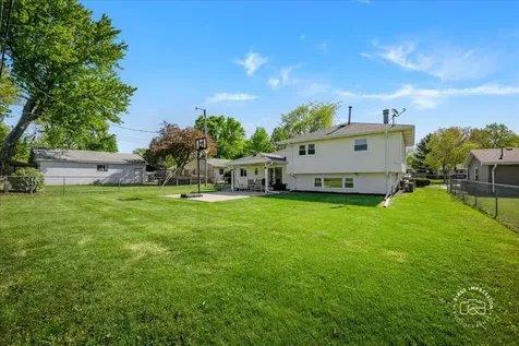 966 North Elmwood Drive Aurora IL 60506