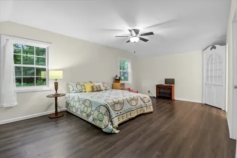 393 Warwick Lane Lakewood IL 60014