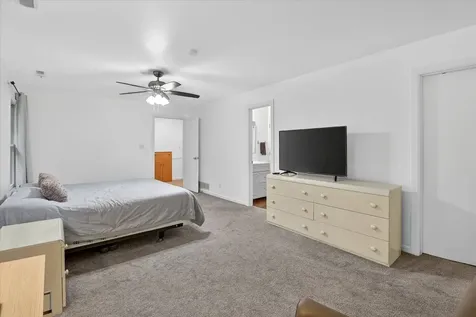 393 Warwick Lane Lakewood IL 60014