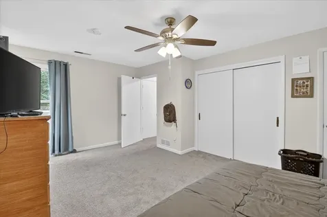 393 Warwick Lane Lakewood IL 60014