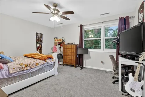 393 Warwick Lane Lakewood IL 60014