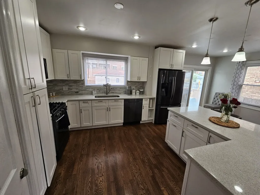 2910 North Neva Avenue Chicago IL 60634