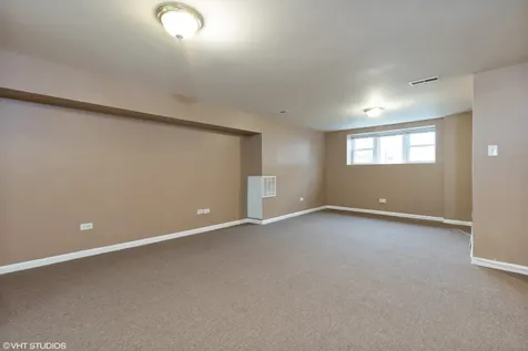 5414 West Montrose Avenue Chicago IL 60641