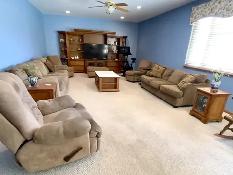 1056 Deertrail Court Antioch IL 60002