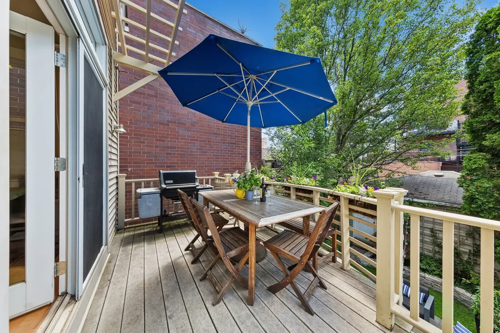 3744 North Bosworth Avenue Chicago IL 60613
