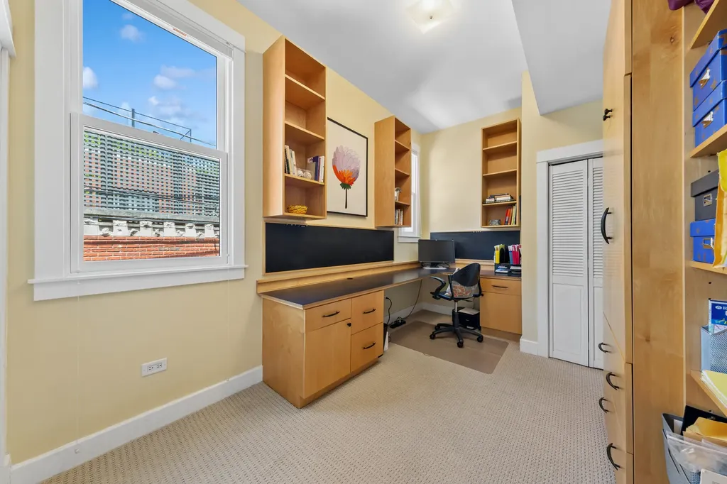 3744 North Bosworth Avenue Chicago IL 60613