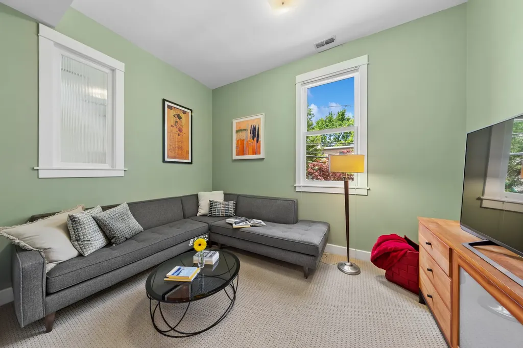 3744 North Bosworth Avenue Chicago IL 60613