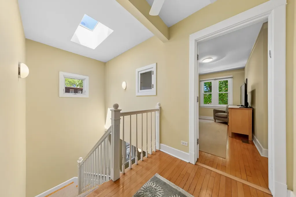 3744 North Bosworth Avenue Chicago IL 60613