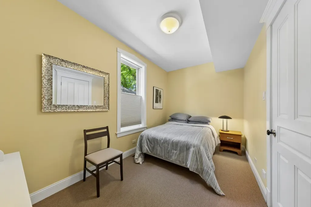 3744 North Bosworth Avenue Chicago IL 60613