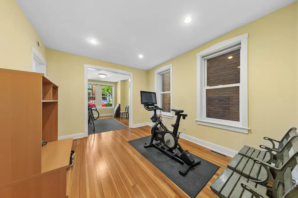 3744 North Bosworth Avenue Chicago IL 60613