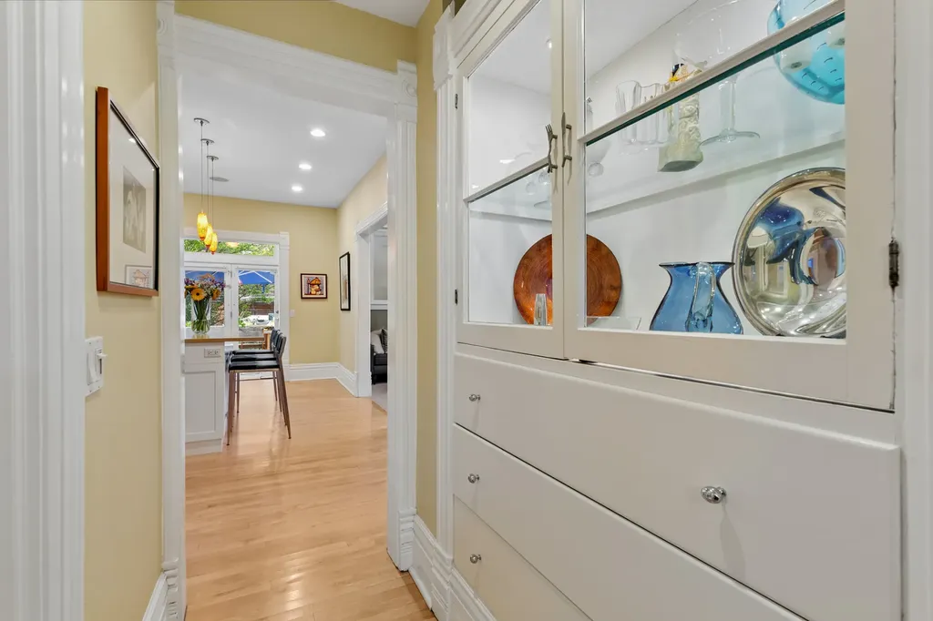 3744 North Bosworth Avenue Chicago IL 60613