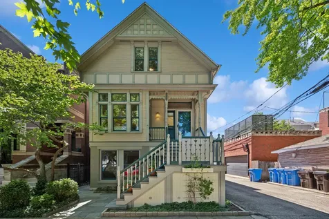 3744 North Bosworth Avenue Chicago IL 60613