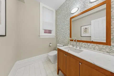 3744 North Bosworth Avenue Chicago IL 60613