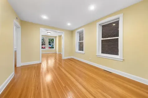 3744 North Bosworth Avenue Chicago IL 60613