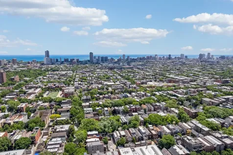 3744 North Bosworth Avenue Chicago IL 60613
